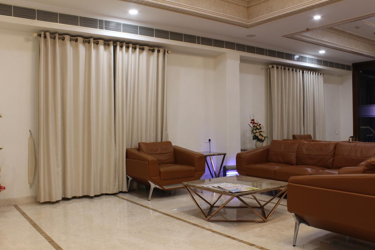 Hotel Grand Gayathri Khammam Buitenkant foto